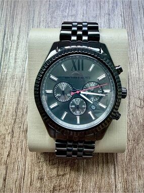 Michael Kors Lexington MK8320 Black Chronograph Watch New Battery